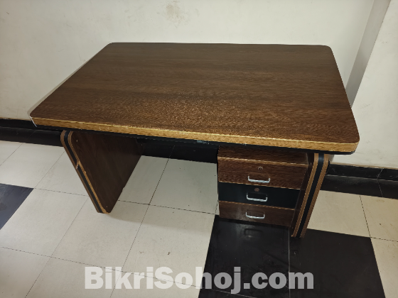 স্টাডি / অফিস টেবিল